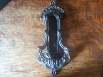 Victorian Cast Iron Door Knocker - D025 Victorian Cast Iron Door Knocker - D025
