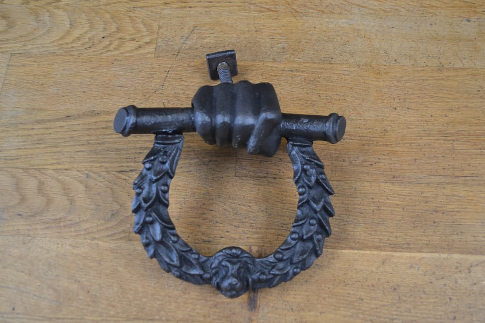 Wellington Door Knocker - D242L - Antique Door knockers