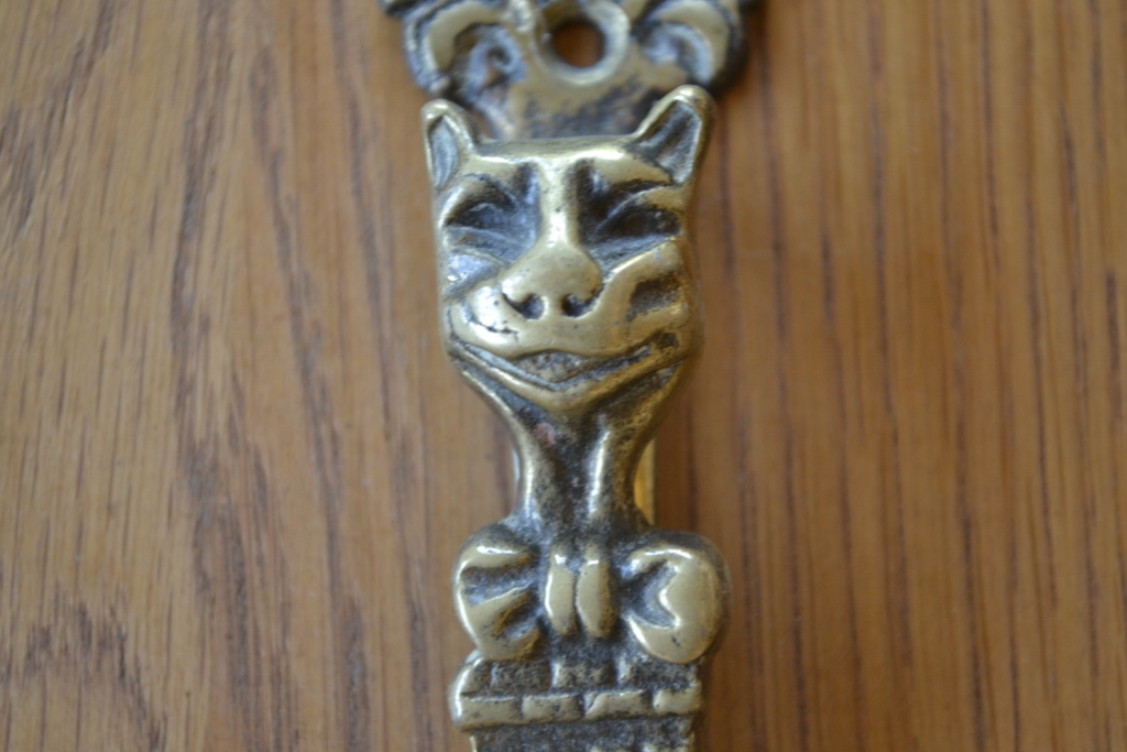 Cat Door KnockerD0570615 Antique Door knockers