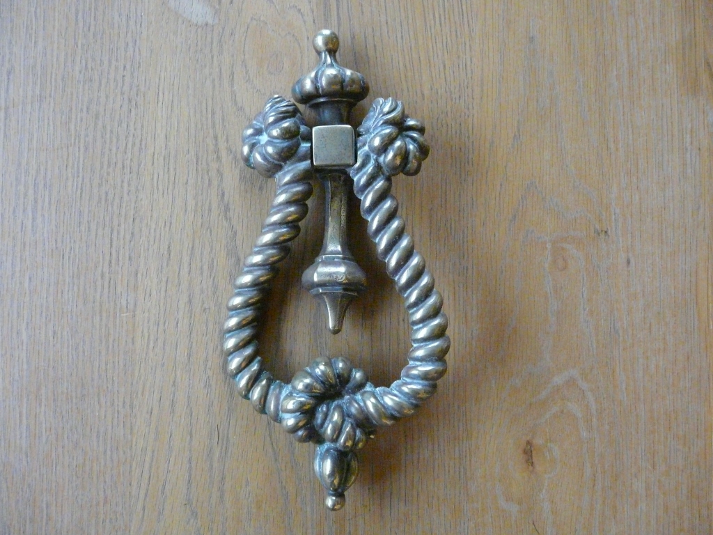 D148_1215_Victorian_Brass_Door_Knocker