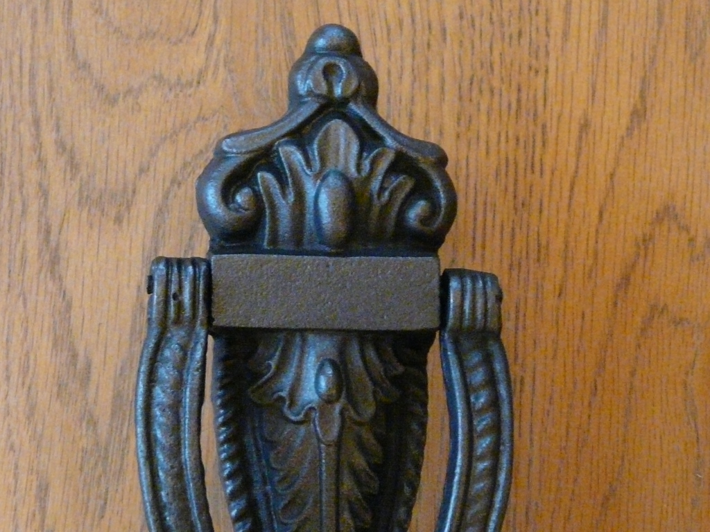 D302_1215_Victorian_Cast_Iron_Door_Knocker