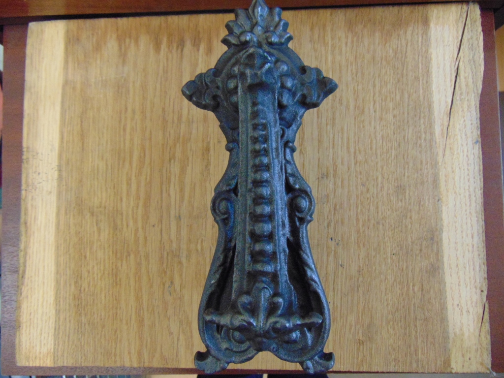 Victorian_Cast_Iron_Door_Knocker_D338L-0617