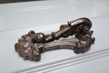 Victorian Scroll Door Knocker Aged Brass - RD050L